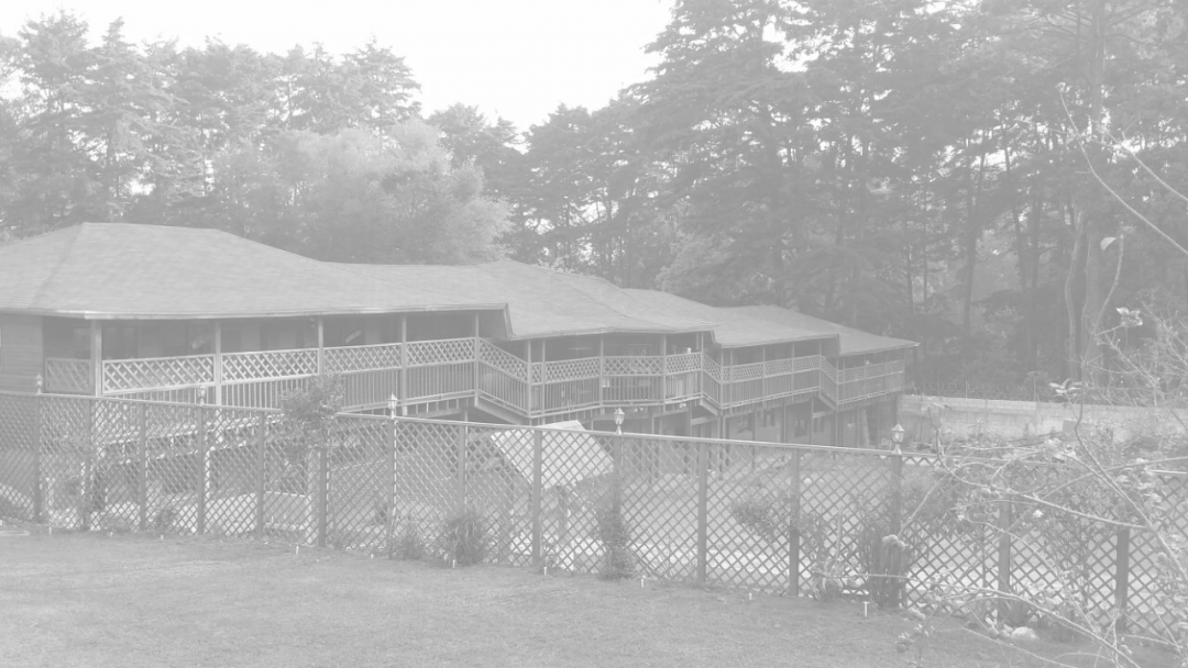 casas-diseño-americano-edificio-de-madera-centro-de-retiros-blancusco