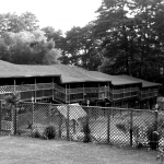 casas-diseño-americano-edificio-de-madera-centro-de-retiros-gris
