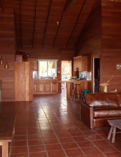 casa-de-madera-interior-sala