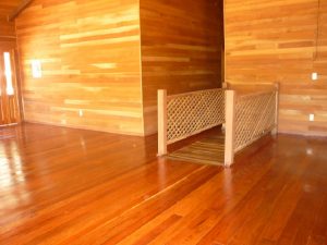 casa-de-madera-interior-piso