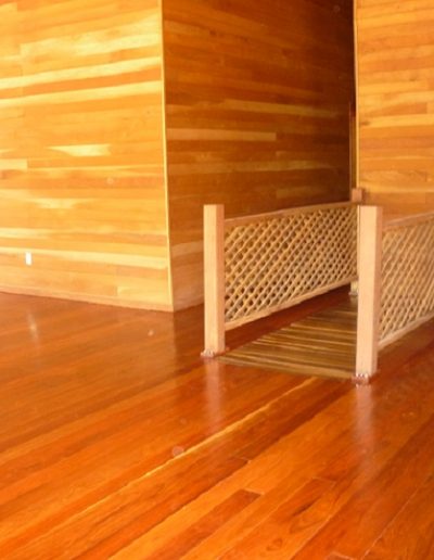 casa-de-madera-interior-piso